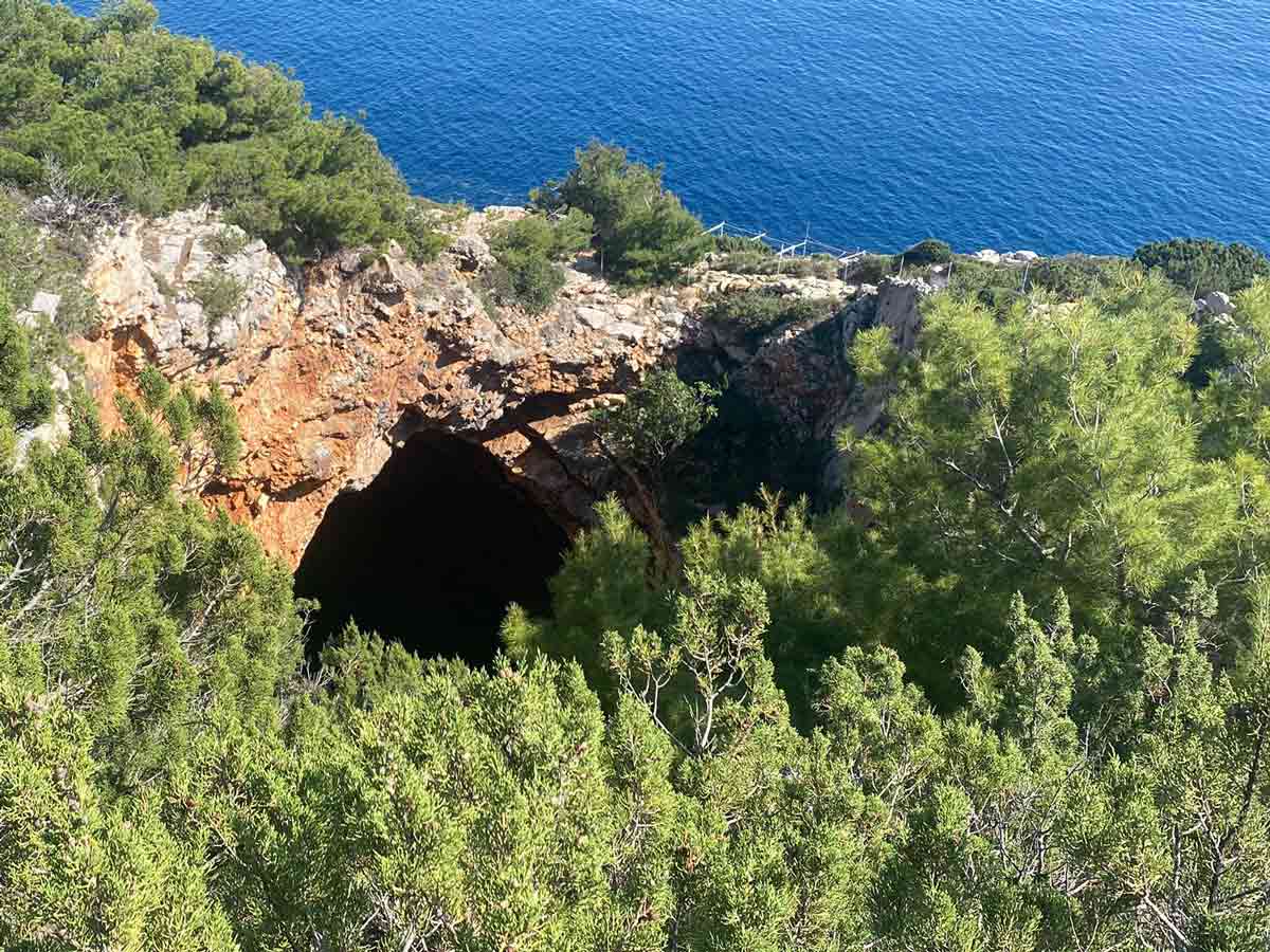 Excursion Odysseus Cave